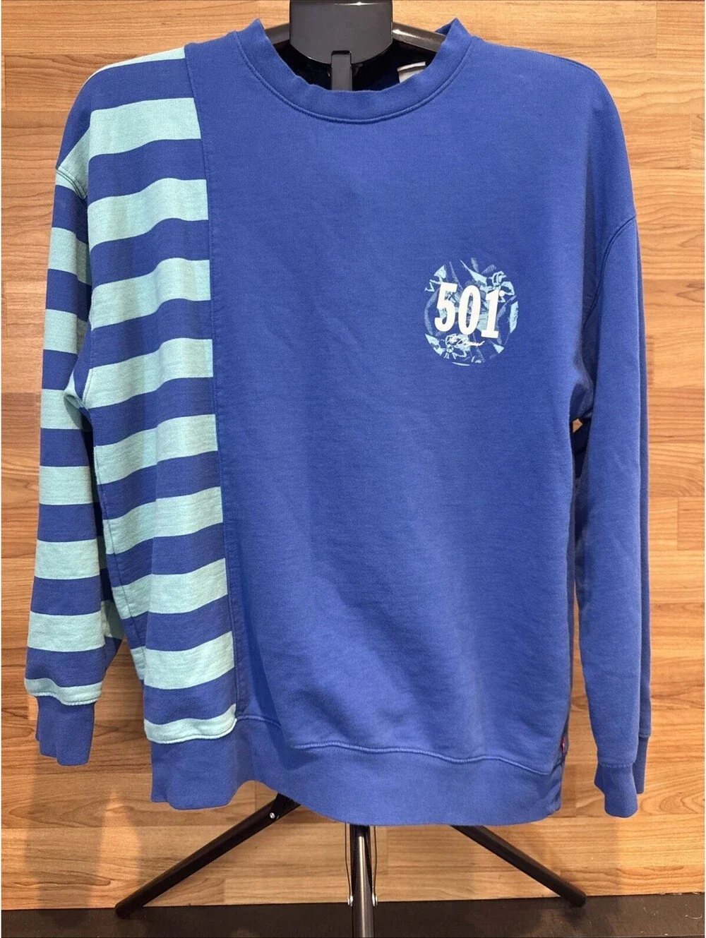 Levi’s 501 Men’s Blue Oversized Cotton Sweatshirt Size Small 100% Cotton